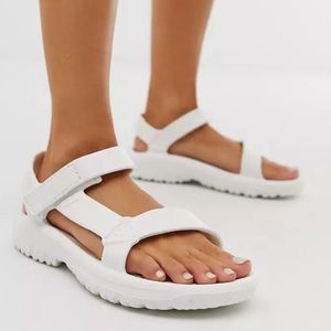 Teva Hurricane Drift rubber sandals water shoes 9  White